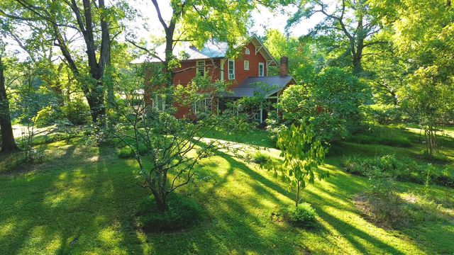 700 N Trade Avenue, Landrum, SC 29356