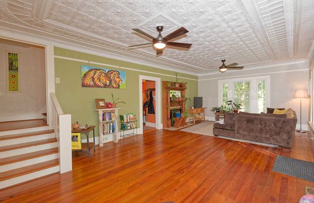 700 N Trade Avenue, Landrum, SC 29356