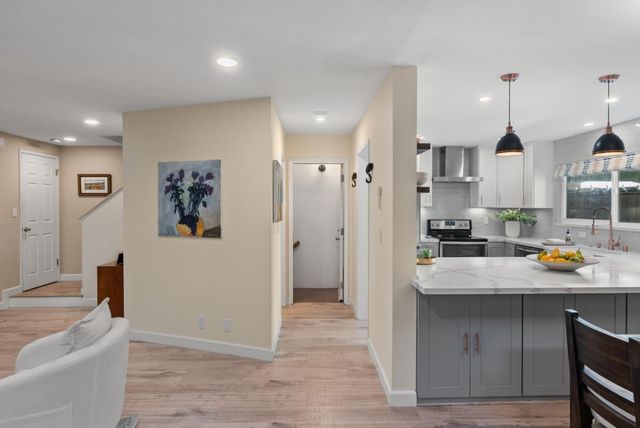 386 Union Avenue D, Campbell, CA 95008