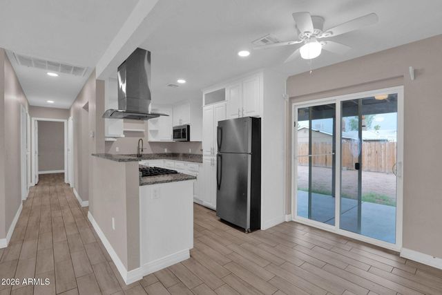 2021 E 10TH Street, Tempe, AZ 85281