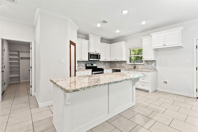 26 Nelson Court, Jones Creek, TX 77541
