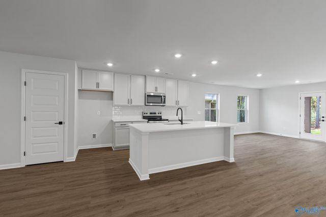 28040 Caperton Drive, Harvest, AL 35749