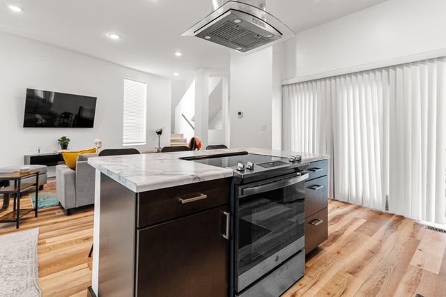 5 FYFER PL, Columbia, MO 65201