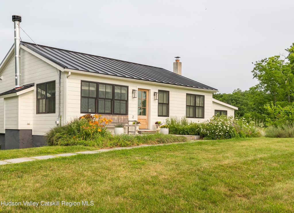 476 South Road, Germantown, NY 12526