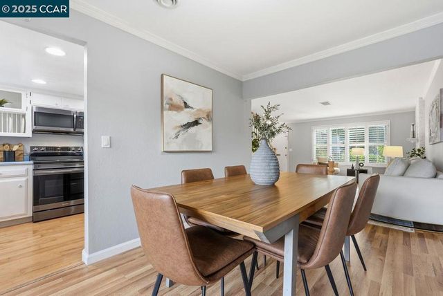 37 Miramonte Dr, Moraga, CA 94556