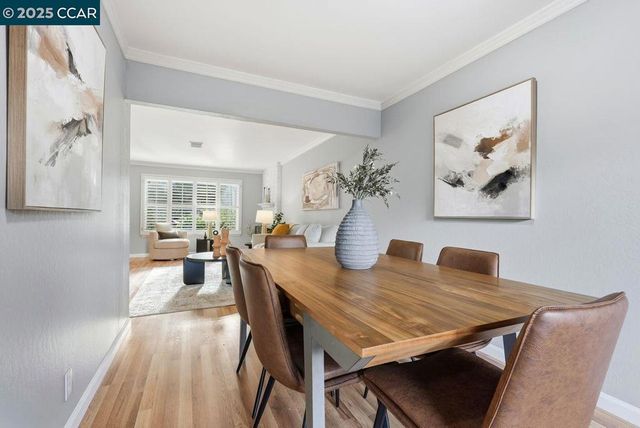 37 Miramonte Dr, Moraga, CA 94556