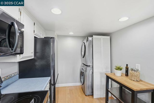 37 Miramonte Dr, Moraga, CA 94556