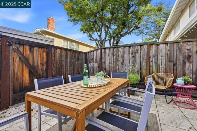 37 Miramonte Dr, Moraga, CA 94556