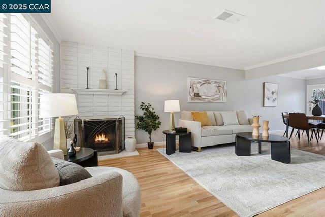 37 Miramonte Dr, Moraga, CA 94556