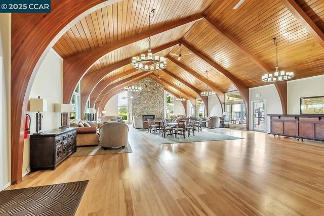 37 Miramonte Dr, Moraga, CA 94556