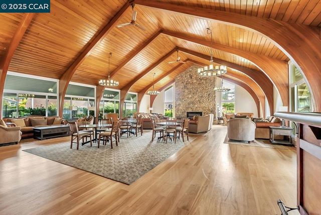 37 Miramonte Dr, Moraga, CA 94556