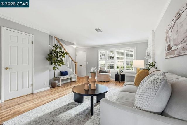 37 Miramonte Dr, Moraga, CA 94556