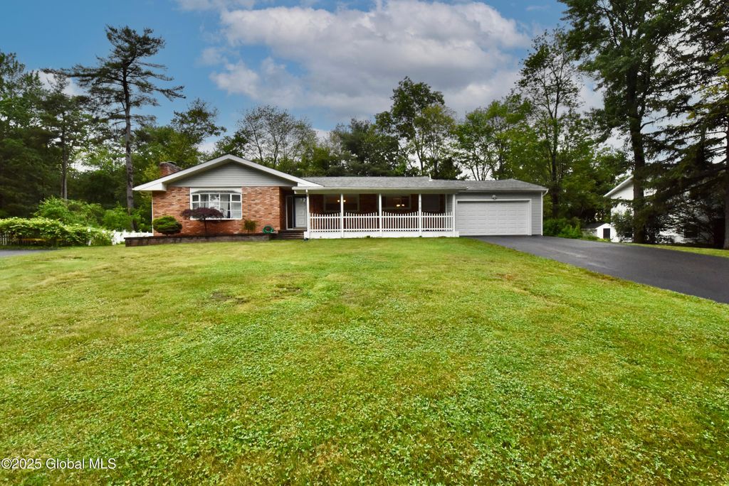 618 Maywood Avenue, Guilderland, NY 12303
