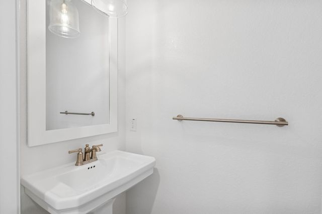 500 Cane Crossing Lake Drive, Sealy, TX 77474