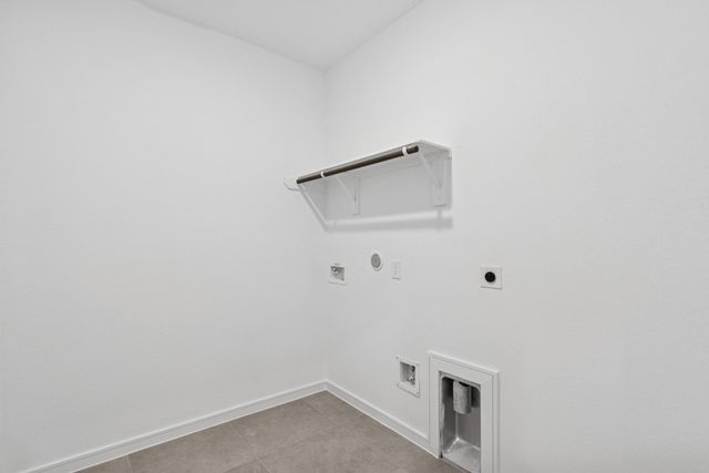 500 Cane Crossing Lake Drive, Sealy, TX 77474