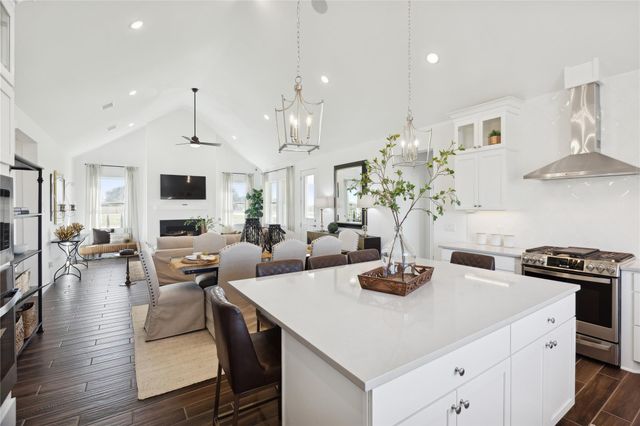 500 Cane Crossing Lake Drive, Sealy, TX 77474