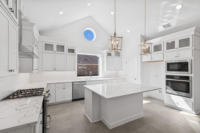 500 Cane Crossing Lake Drive, Sealy, TX 77474