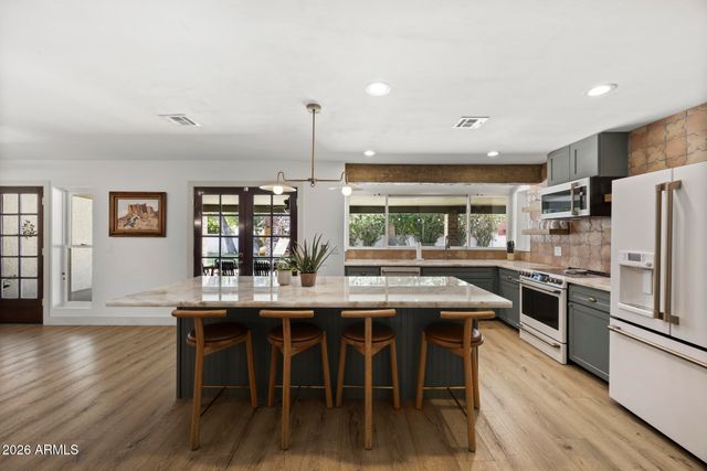 5449 E LARKSPUR Drive, Scottsdale, AZ 85254