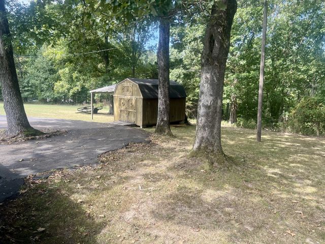 448 Powers Blvd, Waverly, TN 37185