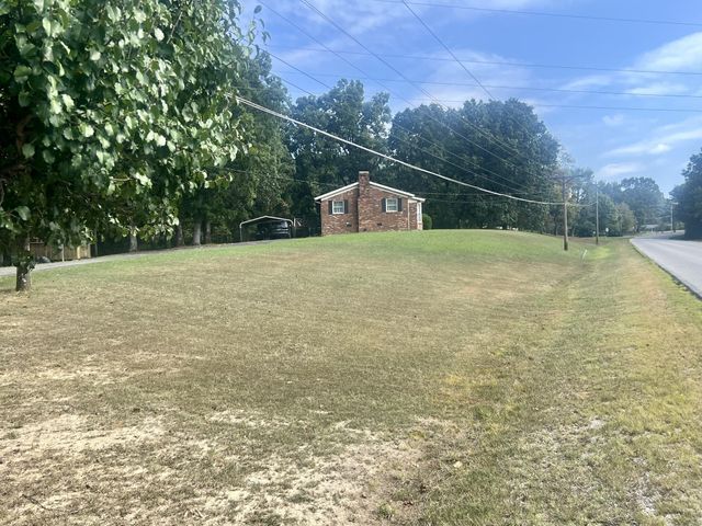 448 Powers Blvd, Waverly, TN 37185