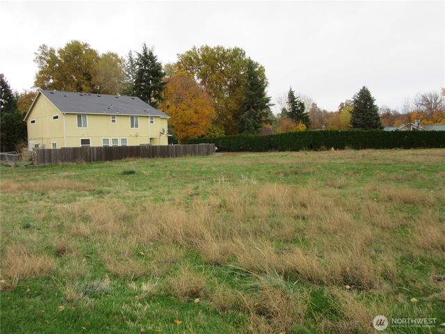 425 E Richmond Avenue, Dayton, WA 99328