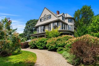 18 Felt St, Salem, MA 01970