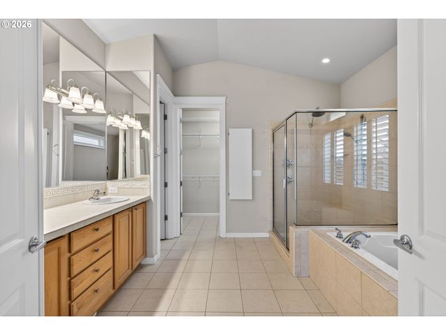 360 N STONEGATE Dr, Washougal, WA 98671