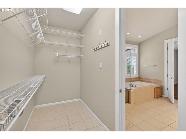 360 N STONEGATE Dr, Washougal, WA 98671