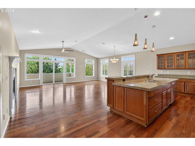 360 N STONEGATE Dr, Washougal, WA 98671