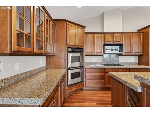 360 N STONEGATE Dr, Washougal, WA 98671