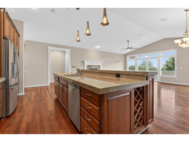 360 N STONEGATE Dr, Washougal, WA 98671