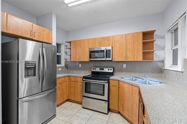 865 SW 6th Ct, Florida City, FL 33034