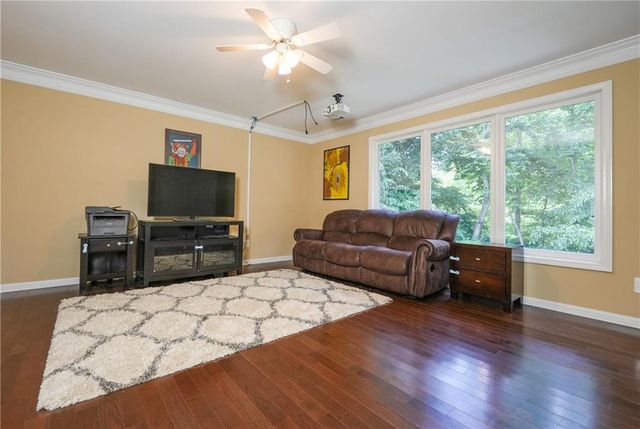 350 Scarborough Way, Johns Creek, GA 30022