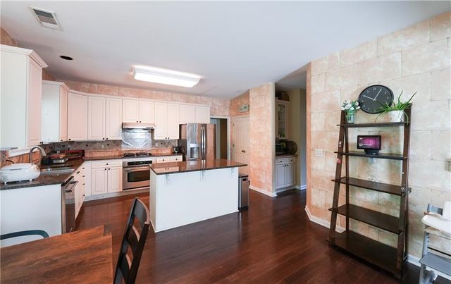 350 Scarborough Way, Johns Creek, GA 30022