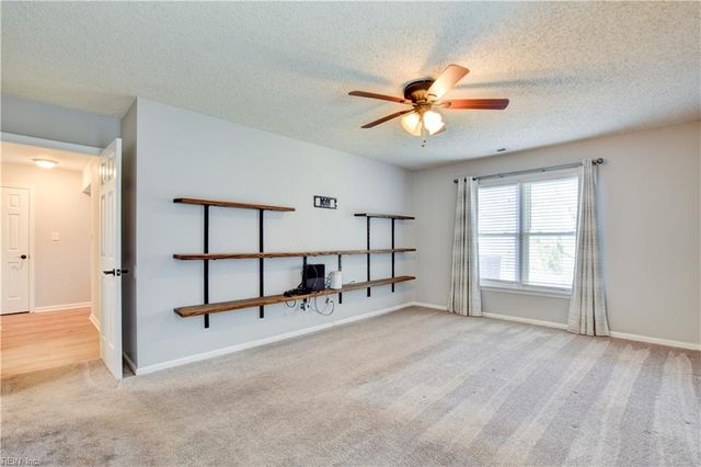 433 Broad Bend CIR, Chesapeake, VA 23320