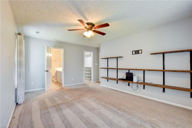 433 Broad Bend CIR, Chesapeake, VA 23320