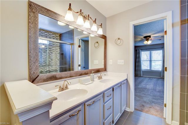 433 Broad Bend CIR, Chesapeake, VA 23320