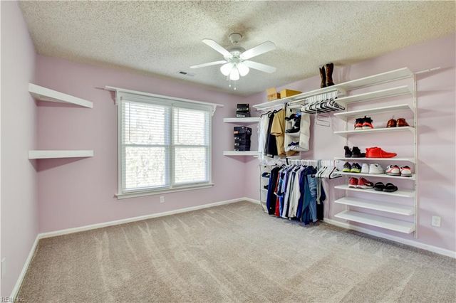 433 Broad Bend CIR, Chesapeake, VA 23320