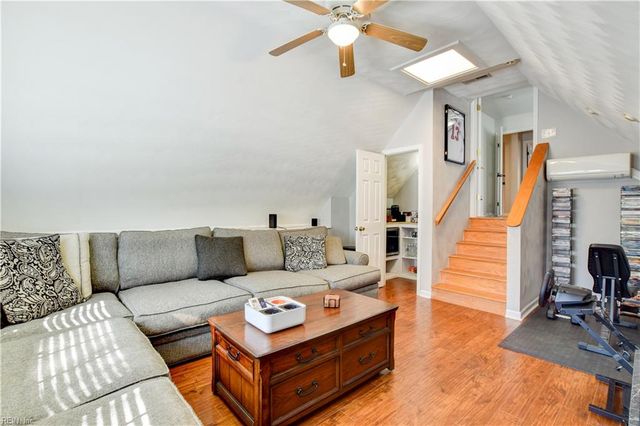 433 Broad Bend CIR, Chesapeake, VA 23320