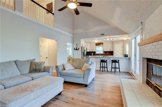 433 Broad Bend CIR, Chesapeake, VA 23320