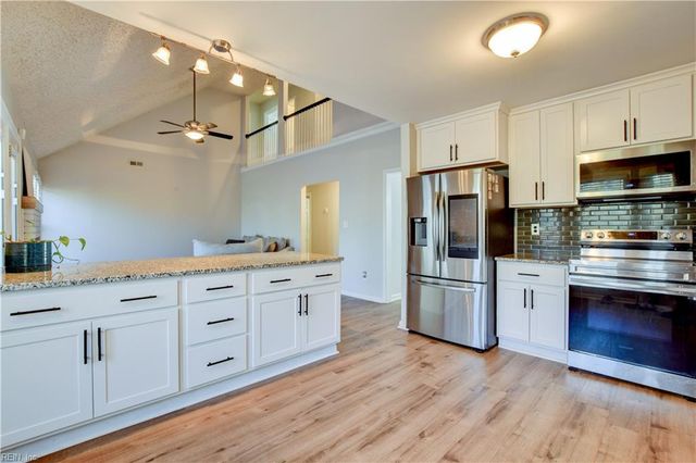 433 Broad Bend CIR, Chesapeake, VA 23320