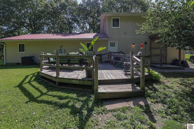 6765 Ivo Wurth Rd, Paducah, KY 42001