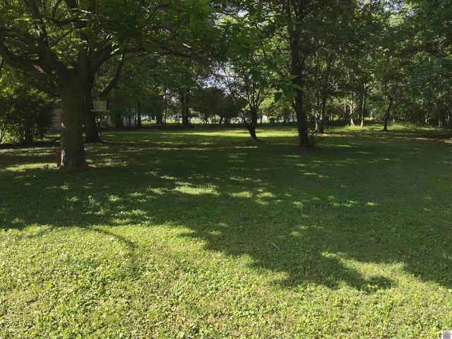 6765 Ivo Wurth Rd, Paducah, KY 42001