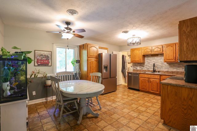 6765 Ivo Wurth Rd, Paducah, KY 42001