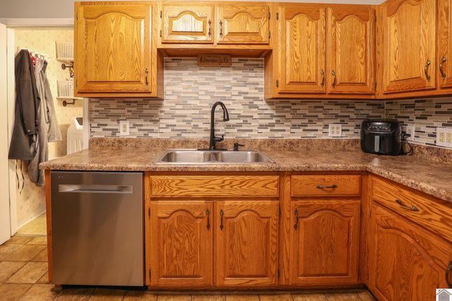 6765 Ivo Wurth Rd, Paducah, KY 42001