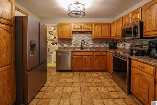 6765 Ivo Wurth Rd, Paducah, KY 42001