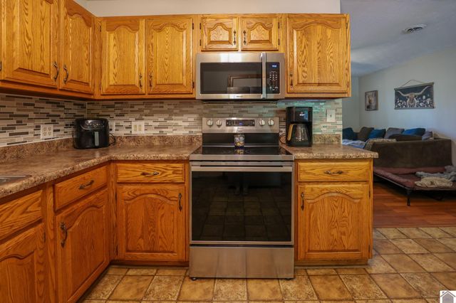 6765 Ivo Wurth Rd, Paducah, KY 42001