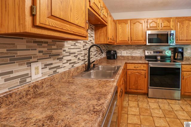6765 Ivo Wurth Rd, Paducah, KY 42001