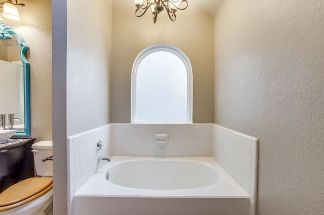 5628 Shady Springs Trail, Fort Worth, TX 76179