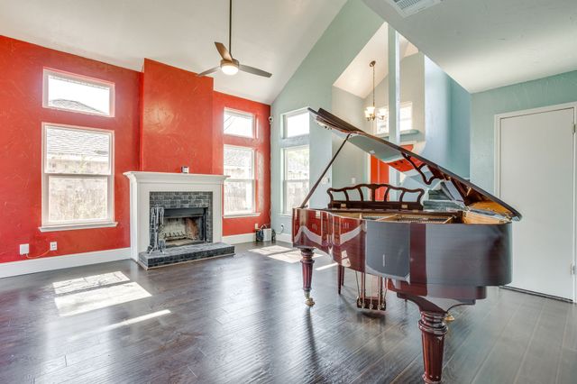 5628 Shady Springs Trail, Fort Worth, TX 76179